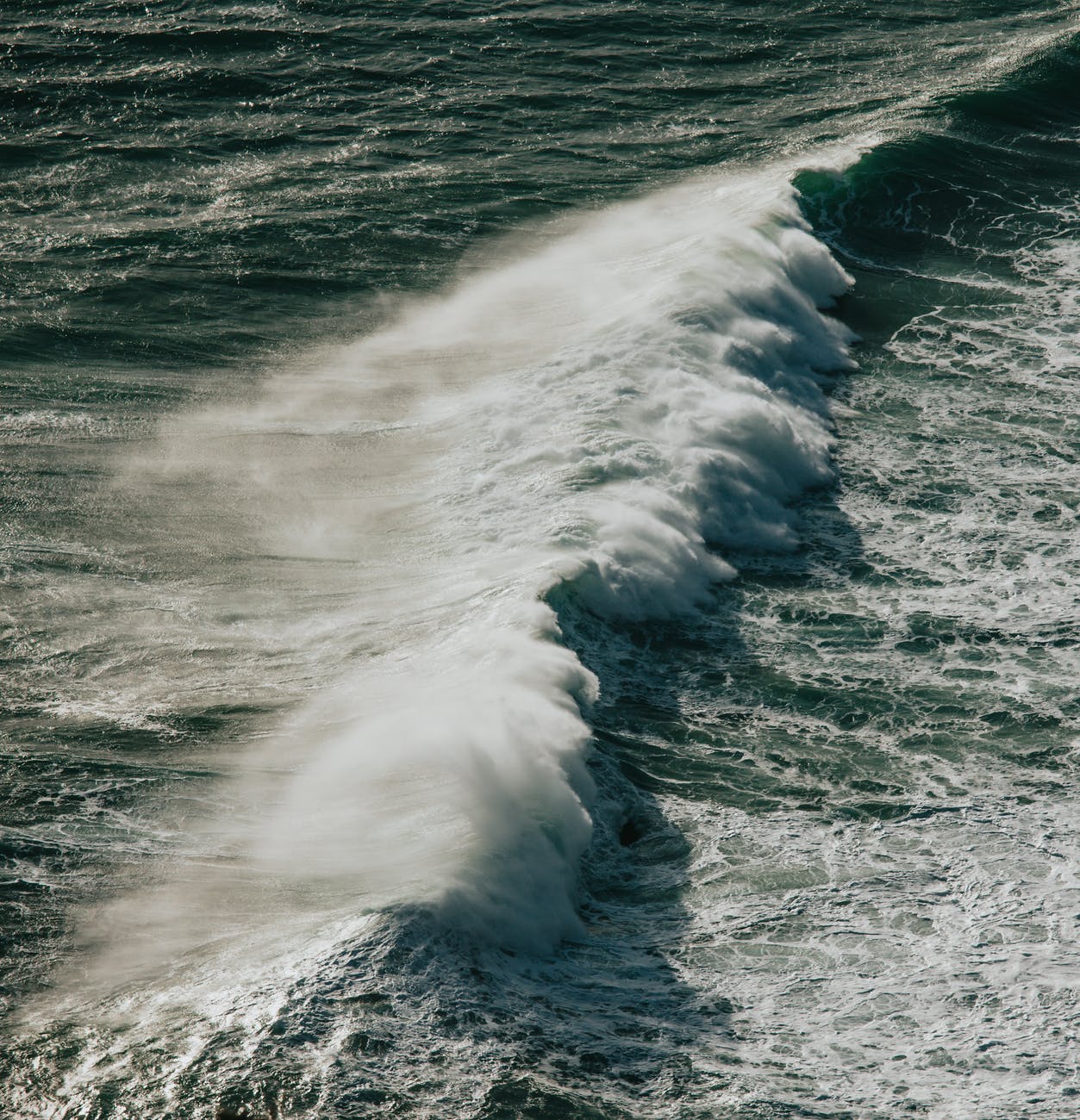 ocean waves crashing on shore